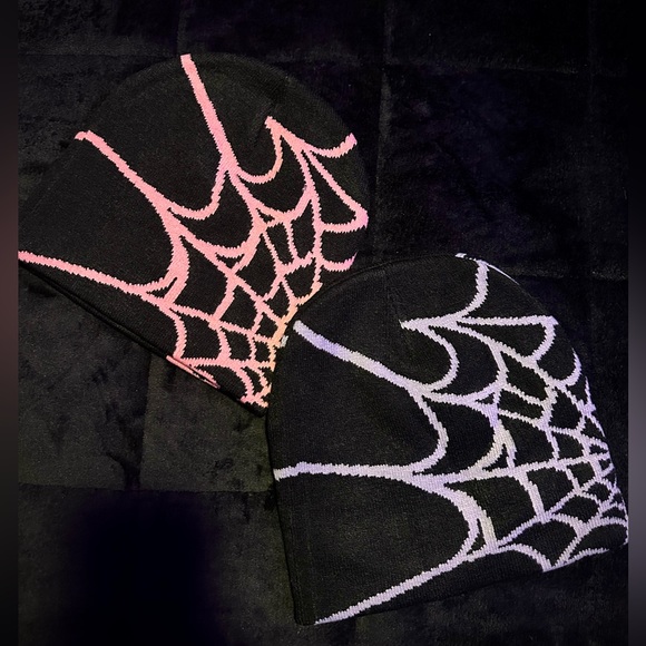 New Set of 2 Spooky Y2K Spiderweb Beanies pink/black grey/black - Picture 5 of 6